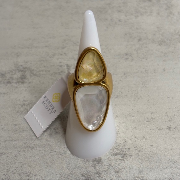 Kendra Scott Margot Cocktail Ring in White Mix/Vintage Gold (Size 6) - Picture 7 of 13